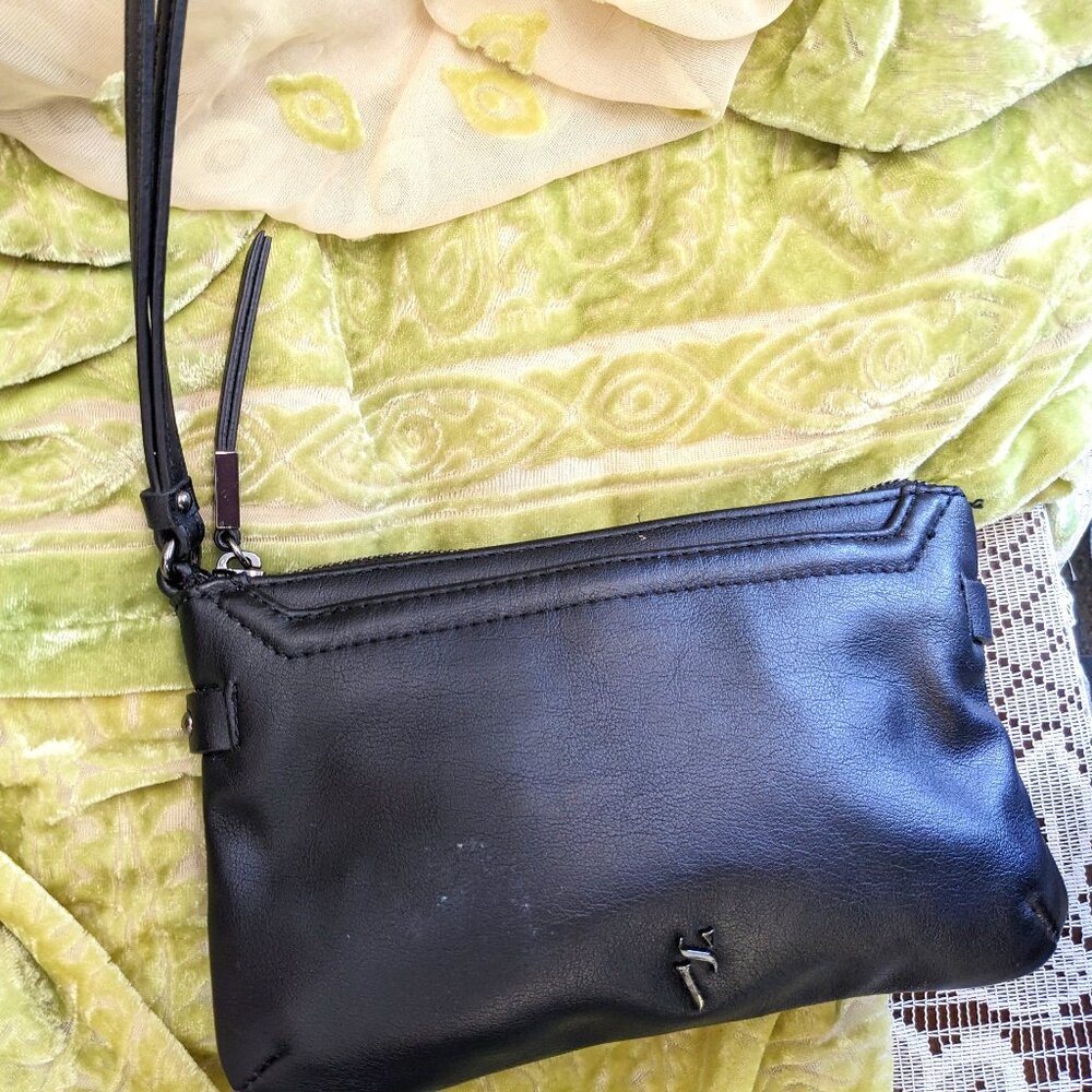 Black Simply Vera Wristlet